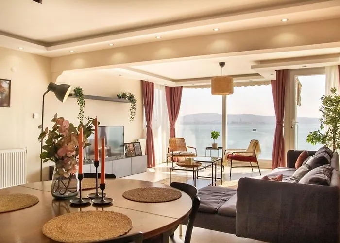 Exceptional Flat With Gorgeous Sea View In Izmir
