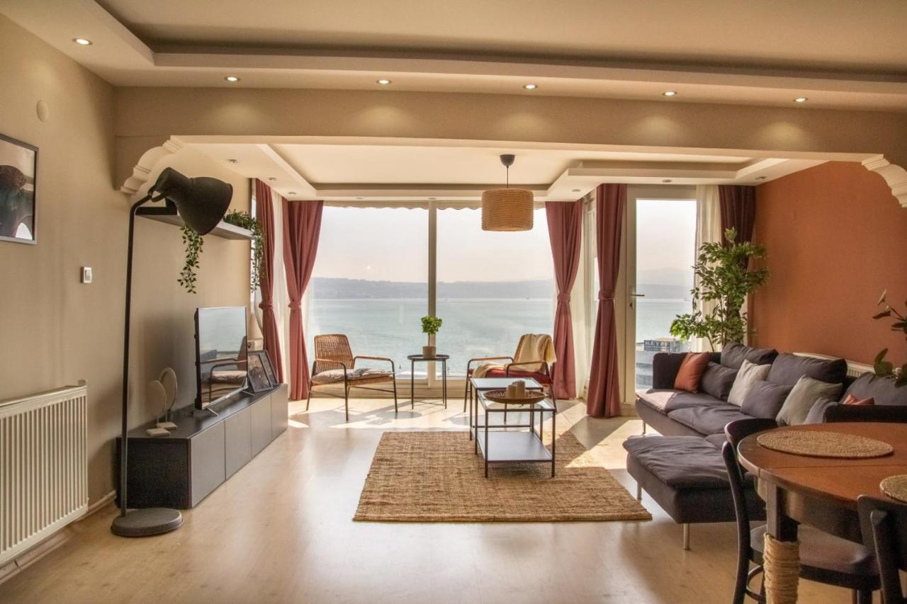 Exceptional Flat With Gorgeous Sea View In Izmir