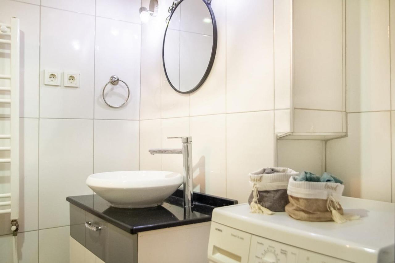 Exceptional Flat With Gorgeous Sea View In